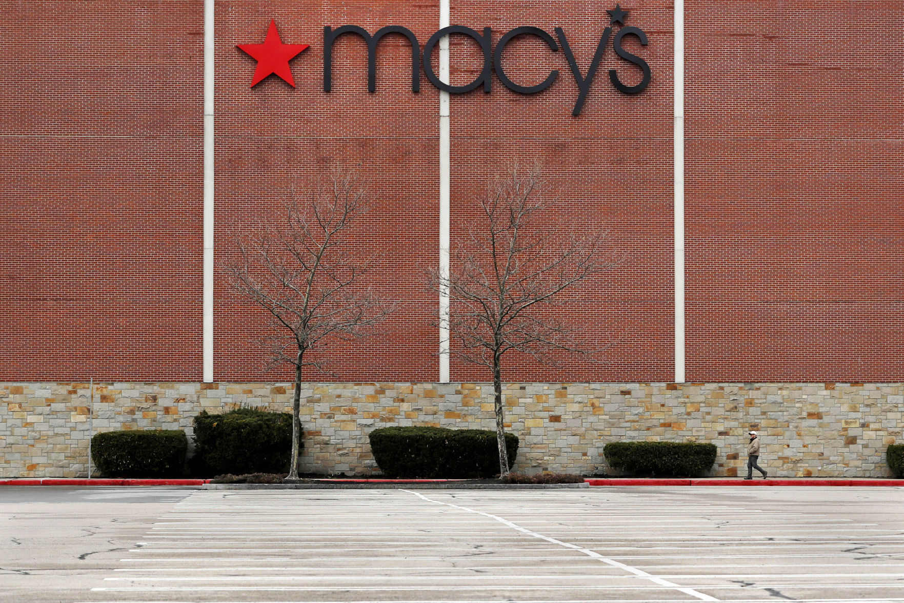 APTOPIX Virus Outbreak Macy's Furloughs